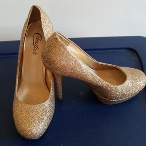 Sparkly gold candies heels